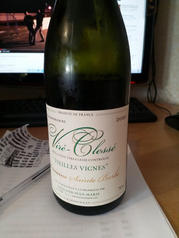 Domaine SainteBarbe 2010 viréclessé "vieilles vignes" un verre à la