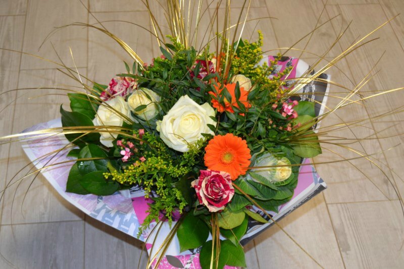 Gros Bouquet Rond 40 Avec Roses Bouvardia Germinis