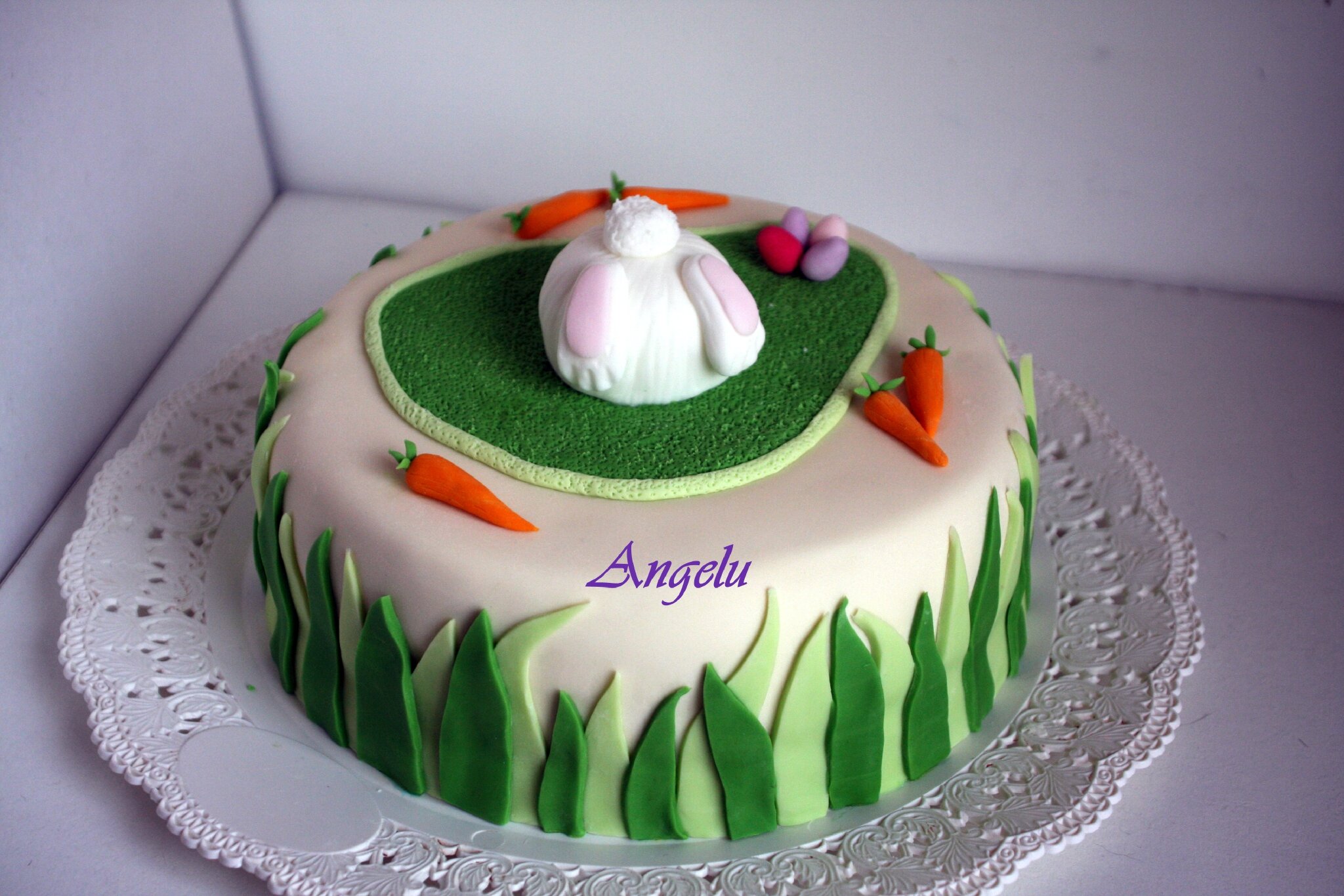 Joyeuses Pâques - Gâteau lapin-carottes - INSTAGRAM : ANGELU_CANDY (pour  commander - délai 3 semaines : isilda913@gmail.com) ** vérifier vos spams **