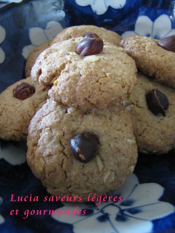 Biscuits Complet Aux Flocons D'avoine Et Aux Noisettes - Lucia Saveurs ...