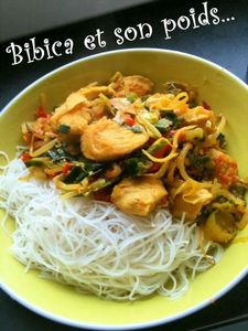 Nouilles au poulet et légumes wok