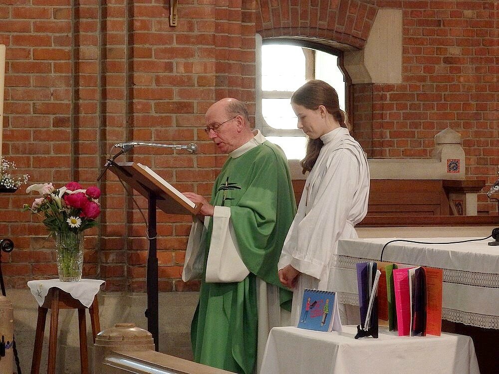 2016-06-12-entrées eucharistie-Le Doulieu (22)