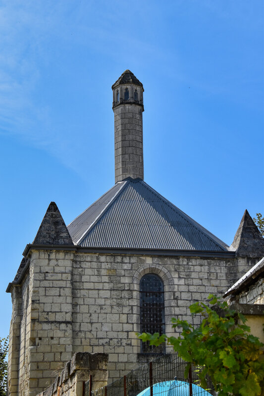 La chapelle funéraire à Fontevraud l’Abbaye, lanterne des morts (1225 Charte de Berthe, dixième abbesse) (2)
