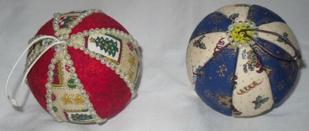 Boules De Noel Faites En Tissus Et Perles Creations