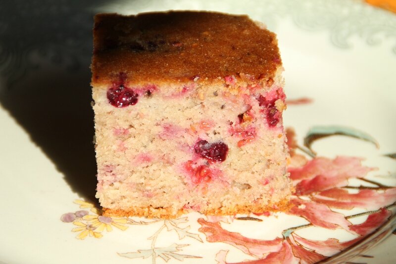 Gateau Aux Amandes Cassis Et Framboises La Cuisine Et Les Voyages De Pripri