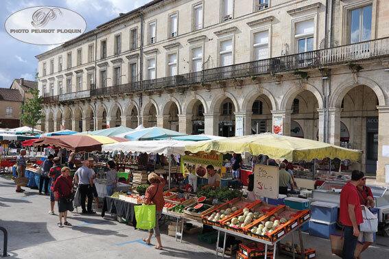MARMANDE_place_du_marche_