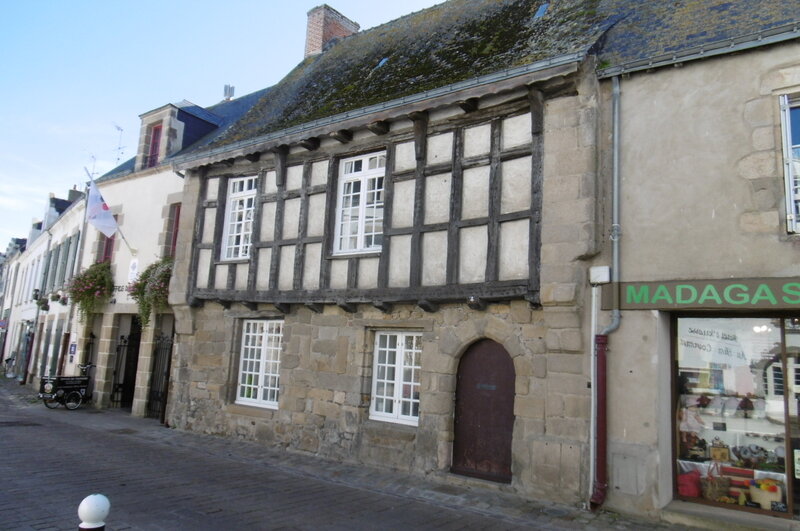 Une_rue_du_centre_ville_Le_Croisic