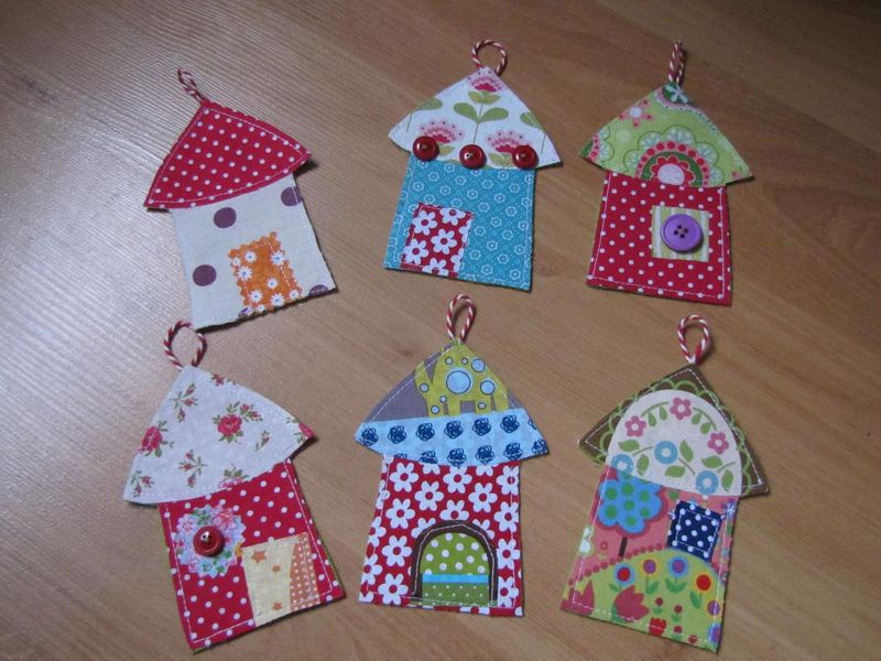 Déco de Noel: maisonnettes en tissu… Weihnachtsdeko: Häuschen aus Stoff
