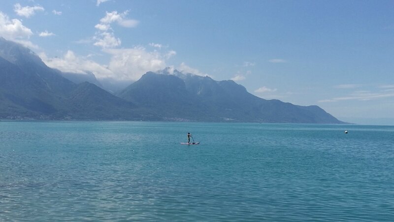 Montreux, lac Léman, paddle au loin (Suisse)
