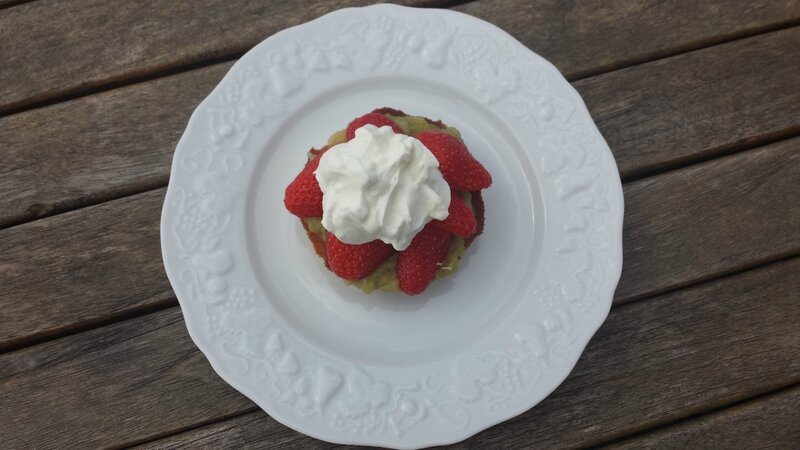 tartelettes aux fraises, compotée de rhubarbe et espuma de basilic (3)