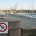 Socoa, interdiction de plonger dans le parking en bitume avec bateaux (64)