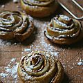 Roses feuilletées aux pommes et pain d'épices (avec étapes)