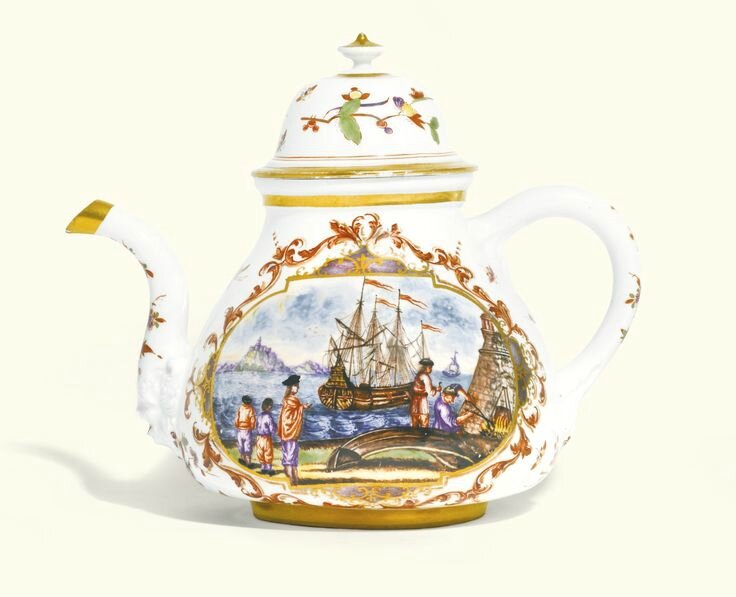 A Meissen teapot and cover, circa 1722-23