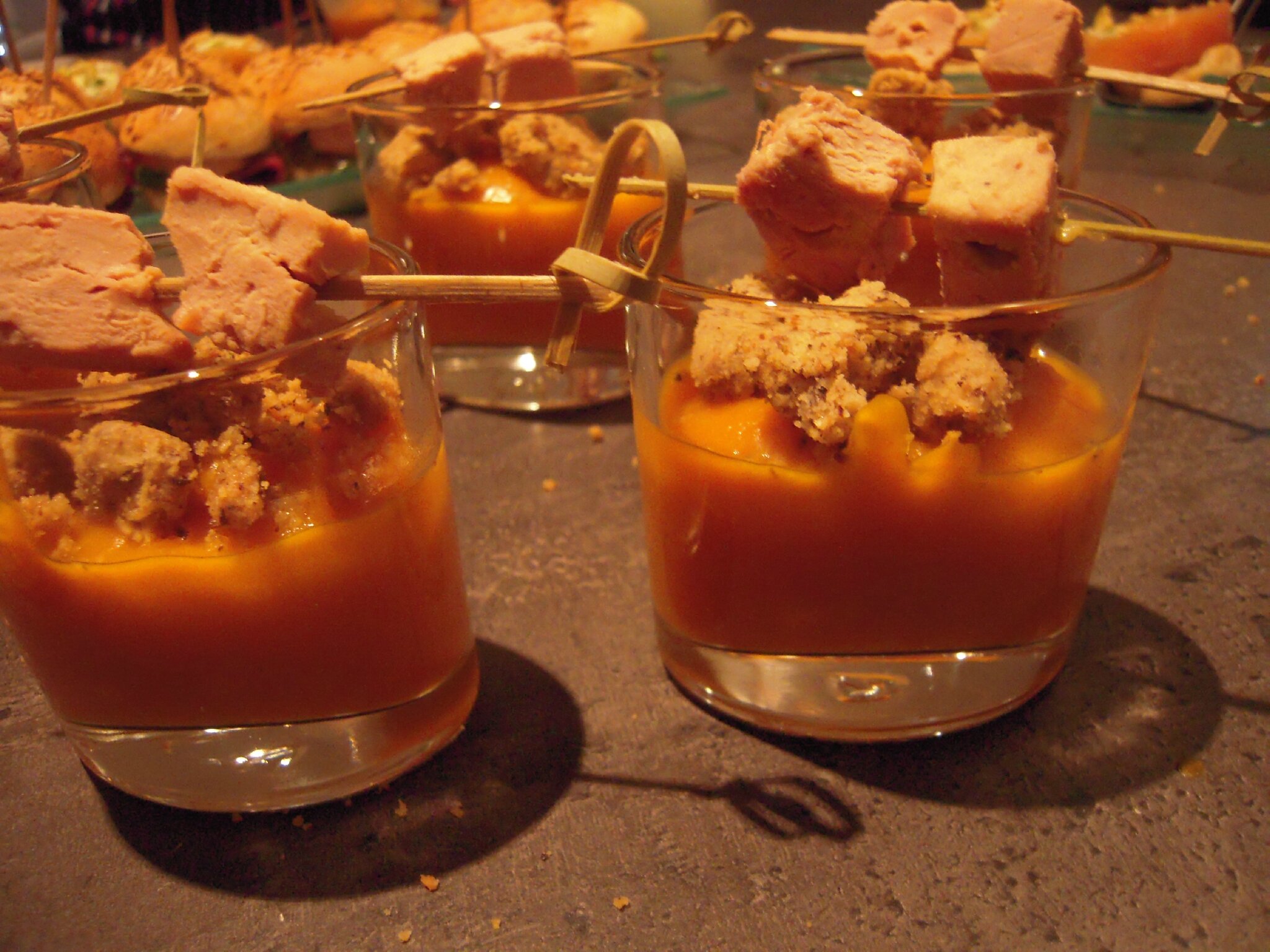 Verrine De Potimarron Pour Apéritif Thermomix VELOUTÉ DE POTIMARRON AU MIEL - CRUMBLE AUX NOISETTES & PETITE BILLE DE  FOIE GRAS (au Thermomix ... ou pas !) - FLAGRANTS DELICES by  Tambouillefamily