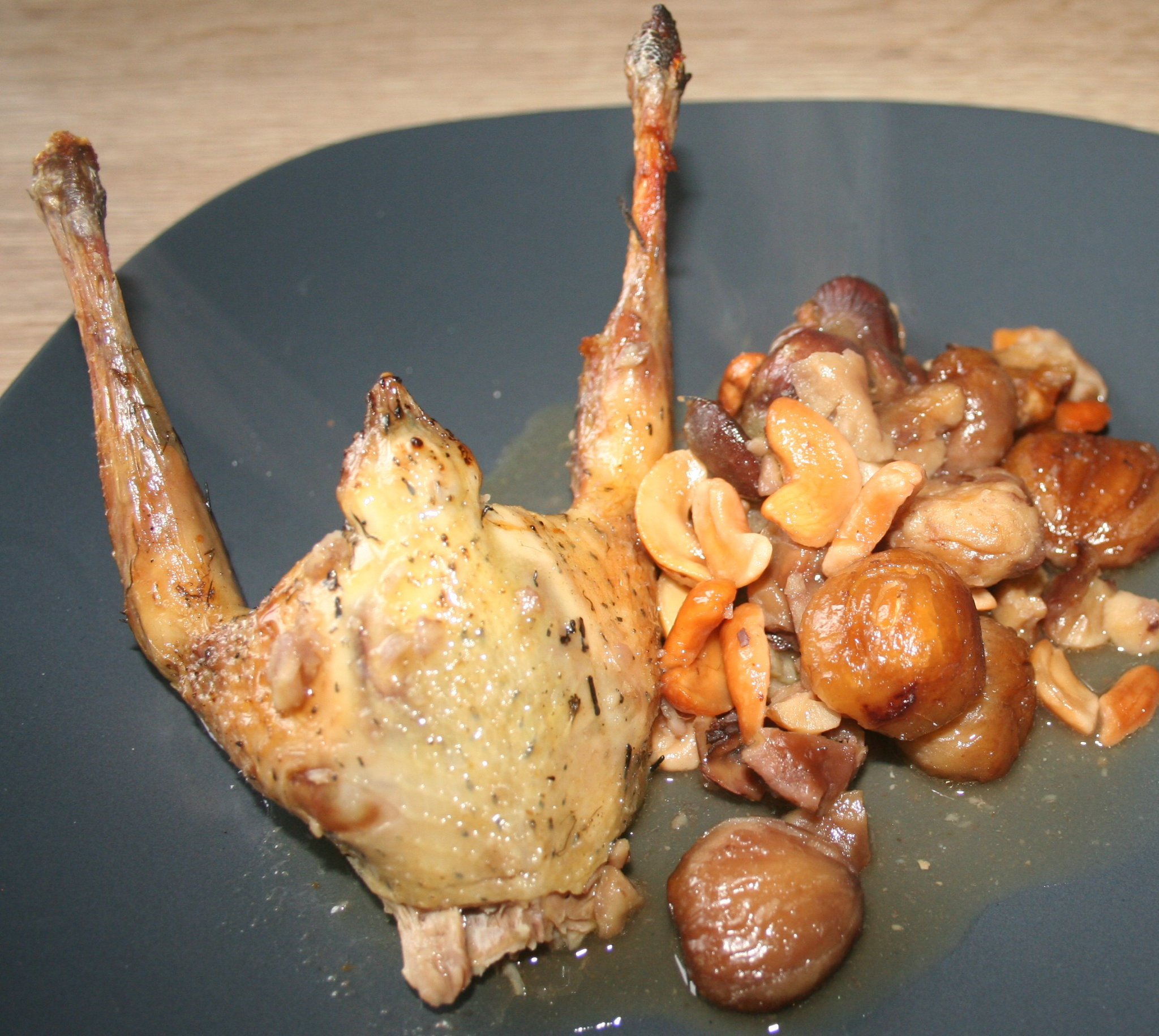 Coquelet En Cocotte Au Vin Blanc Coquelet du jardin aux marrons et noix de cajou - amafacon