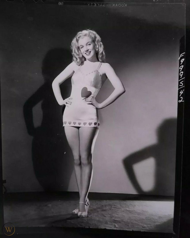 1947-Fox_publicity-swimsuit_heart-in_studio-by_douglas_white-010-1