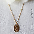 Collier Sacré Coeur (sur chaîne perles en plaqué or) - 56 €