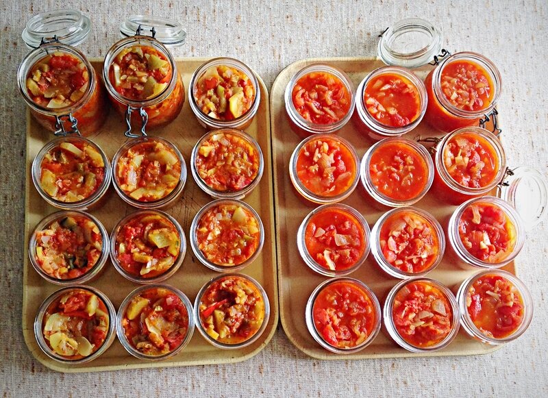 Recette de cuisine : Soupe à la tomate avec les légumes du potager et  stérilisation dans des bocaux 