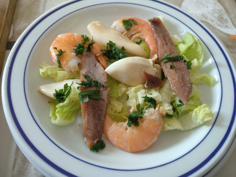Salade de produits de la mer à l'huile d'olive