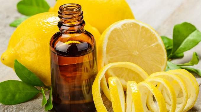 18-utilisations-des-huiles-essentielles-de-citron-beaute-maison
