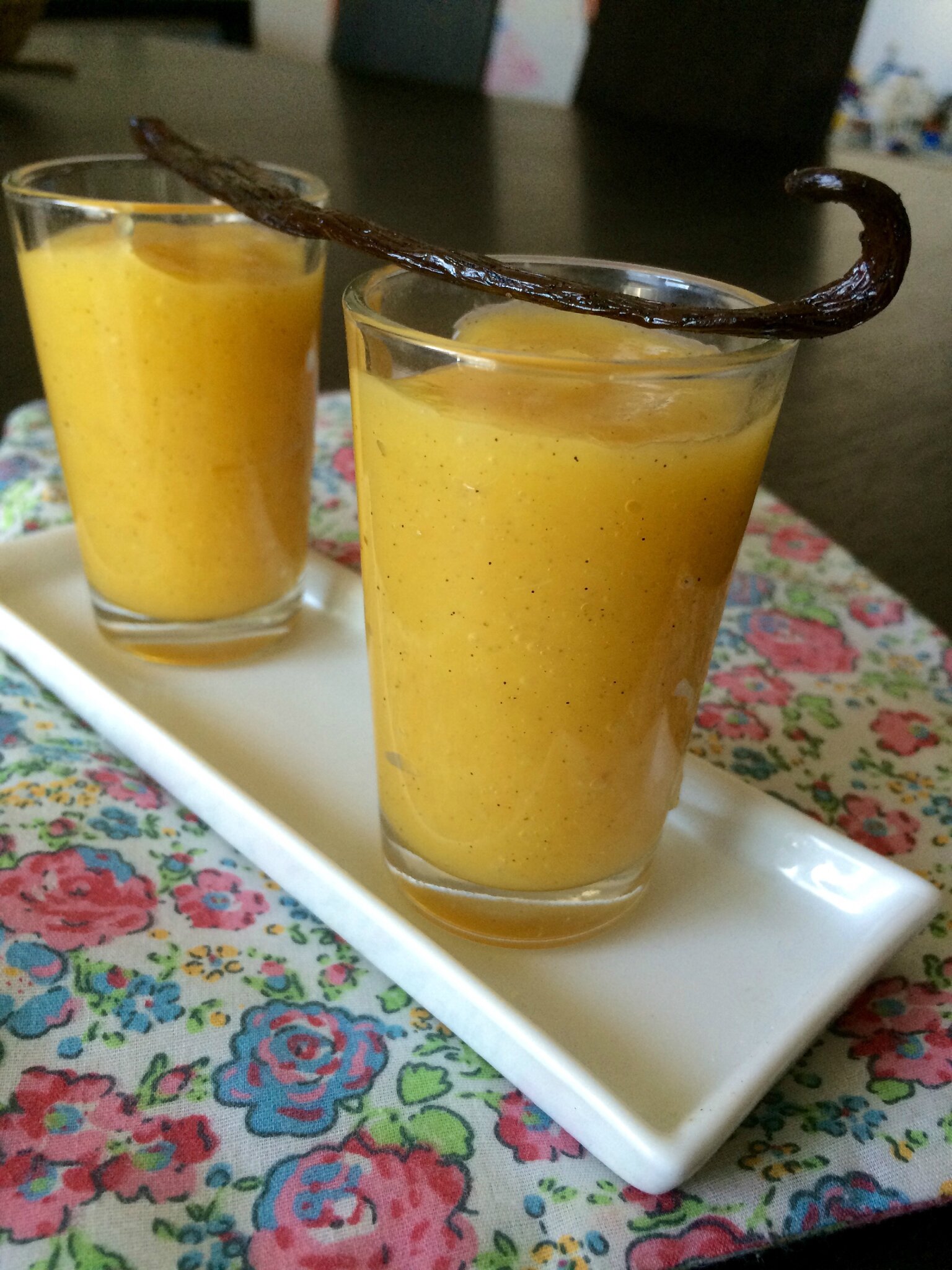 Compote pomme, mangue et vanille Quand super maman cuisine...