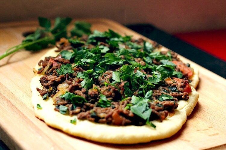 Foodista Challenge #17 Lahm bi ajin : pizza libanaise 