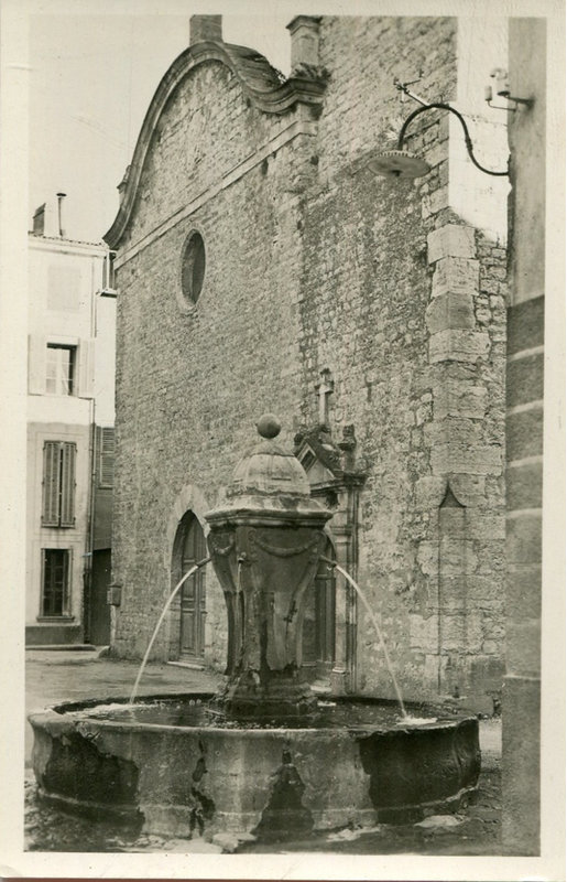 Fontaine église