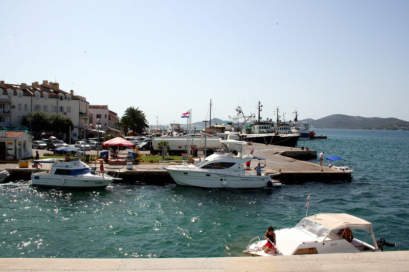 Biograd, the marina (behind, the isle of Pasman), auteur/author : Jean-no August 2007