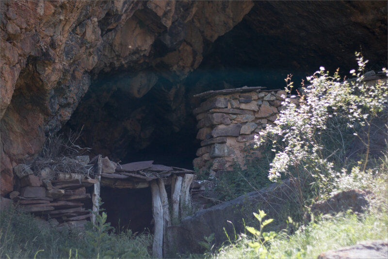 4 Aragon Moncayo Purujosa 130619 GA 50 ym 37 grotte entrée