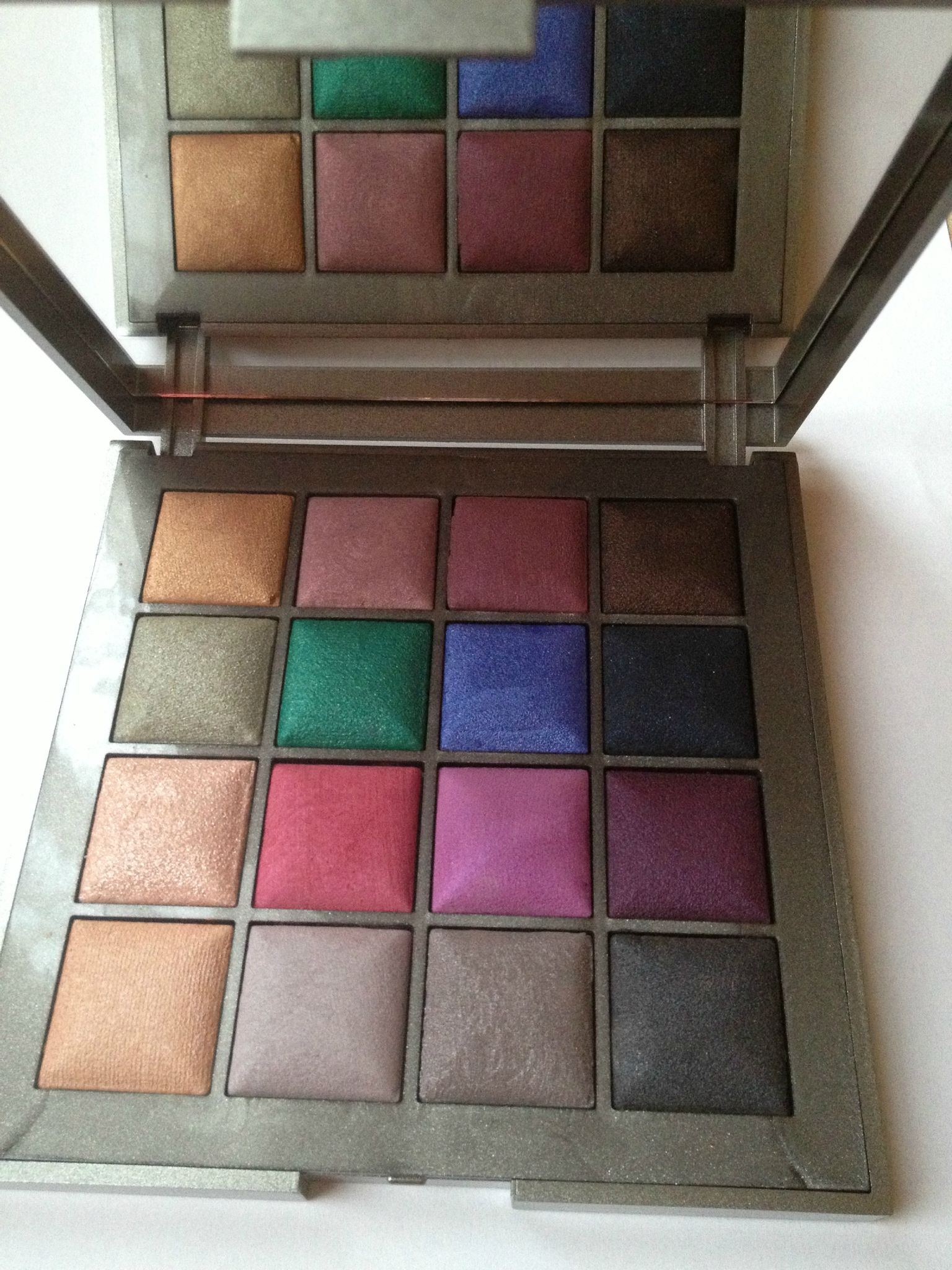 Kiko , Color Fever Must Have Eyeshadow Palette
