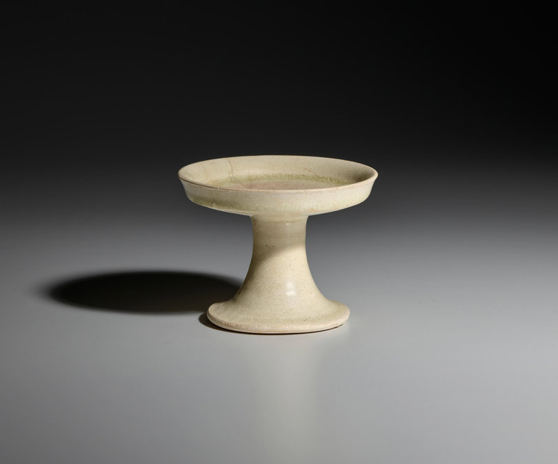 A glazed white pottery stem dish, Sui dynasty