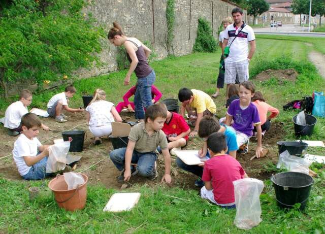 L'HISTOIRE POUR LES ENFANTS - INITIATION À L'ARCHÉOLOGIE ET