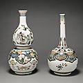 Grande gourde double et grand vase bouteille, décor de fleurs et de papillons, règne de kangxi (1662-1722)