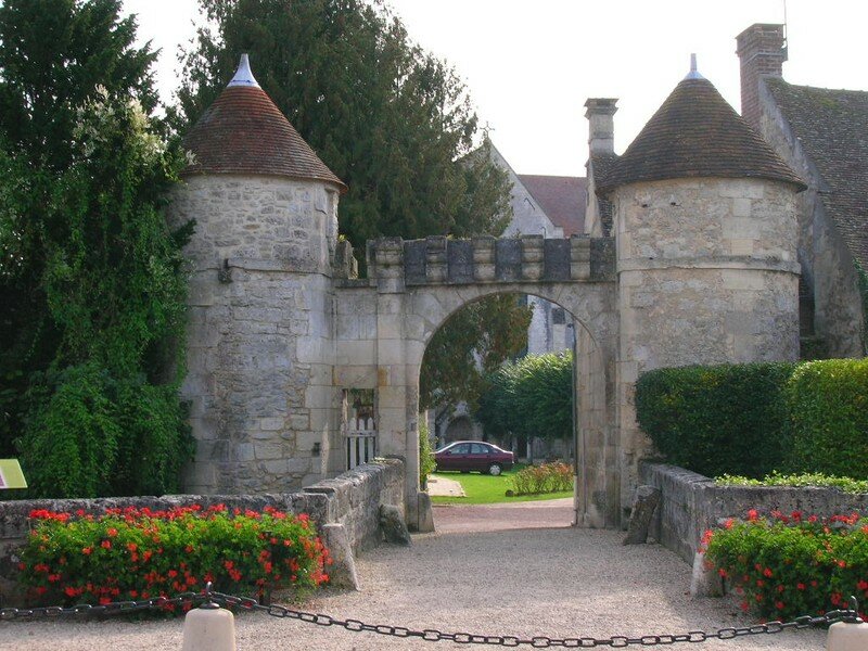 Saint Jean aux Bois et son abbatiale Rando Thérèse 17 oct 06 RandoRIF