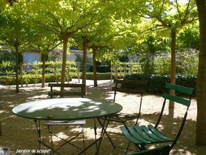 Le Jardin de Meditation de Ainay-le-Vieil