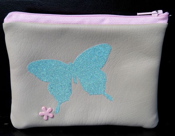 Porte monnaie motif papillon en simili cuir tons violet mauve gris rose bleu