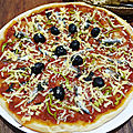 Pizza a la pâte feuilletée anchois maison