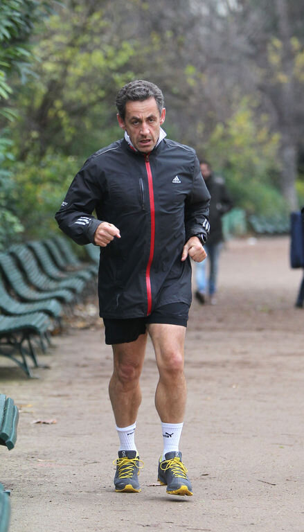 Nicolas-Sarkozy-en-plein-jogging-a-Paris-le-28-novembre-2012_exact1024x768_p