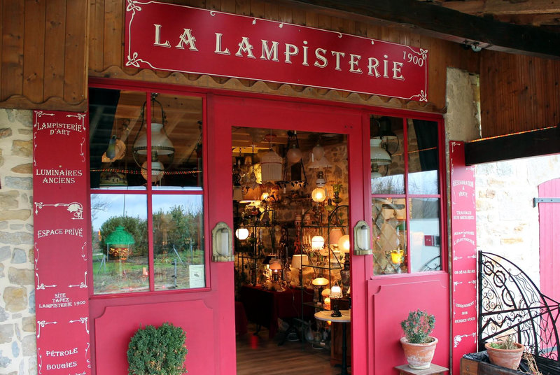 la-lampisterie-1900-boutique-privee-ConvertImage