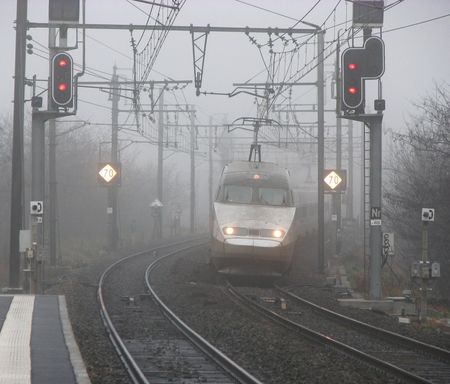 trains_in_the_fog_020