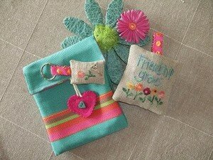 POCHETTE_FRIENDSHIP_GROWS_ACCESSOIRES_FACE