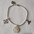 Bracelet perles argent avec Croix occitane, médaille de Vierge à l'Enfant et Colombe