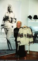1999-Christies_Exhib-1999-09-17-LONDON-1-Carey_Wallace-consultant-2