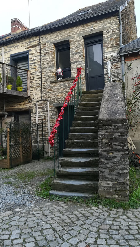 28-Klara escalier de Noël