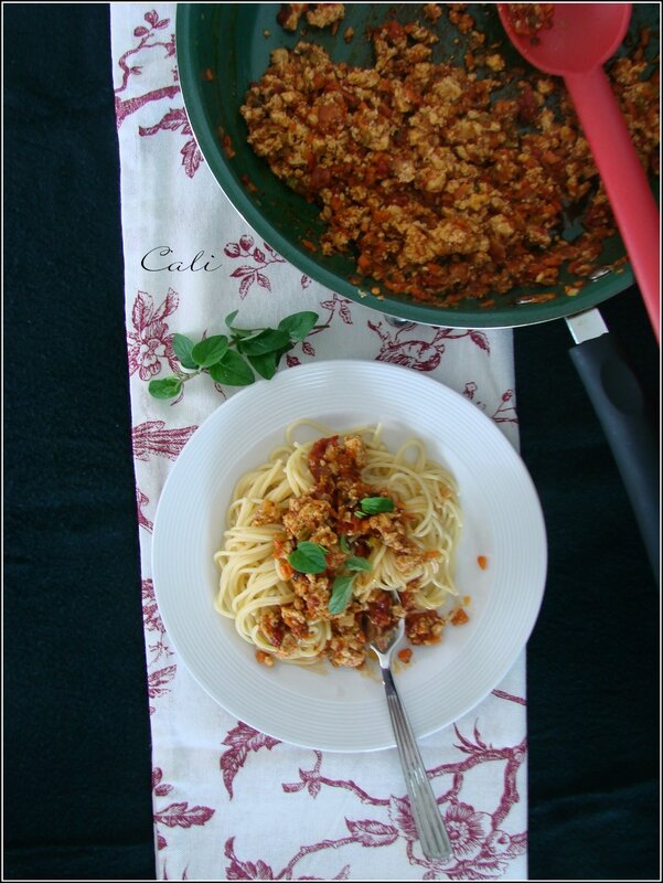 BOLOGNAISE AU TOFU & A LA MARJOLAINE Vanille & Poivre Rose