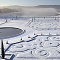 Les jardins du château de versailles sous la neige ! 