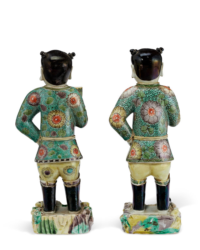 2022_NYR_20906_0071_001(a_pair_of_chinese_export_porcelain_famille_verte_figural_candlesticks023803)