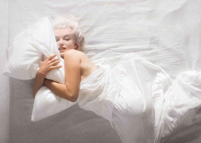 1961-11-17-santa_monica-by_douglas_kirkland-bed-034-1b