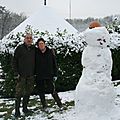 Anita et Tony Rice et leur bonhomme de neige !