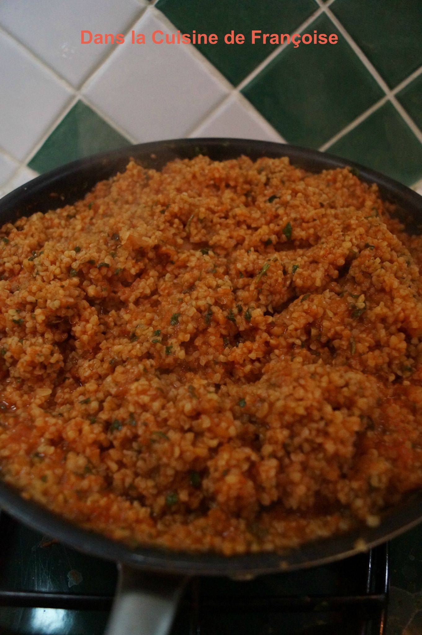 boulghour à la sauce tomate dans la cuisine de françoise